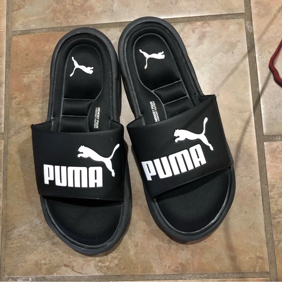 Puma slides (NEW) - Picture 2 of 5